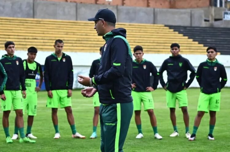La Sub 20 de Bolivia acelera sus prácticas para ir a Venezuela