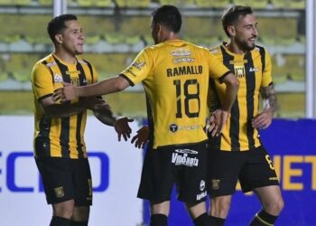 The Strongest golea 6-2 a Oriente y acecha al líder