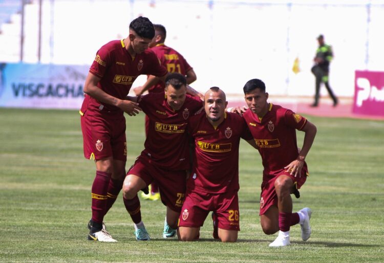Totora Real Oruro iguala 2-2 con ‘U’ por la Simón Bolívar