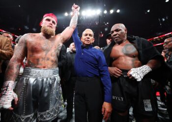 Tyson pierde ante el ‘youtuber’ Paul en un fallido regreso al ring