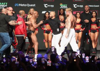 Cachetada de Tyson a Paul enciende la mediática pelea entre la leyenda y el ‘YouTuber’
