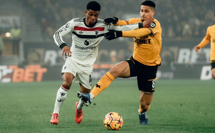 Wolverhampton gana 2-0 a United y escapa del descenso
