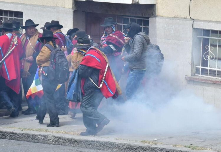 Defensor del Pueblo lamenta uso indiscriminado de gases en enfrentamiento con campesinos