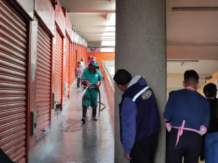 La Alcaldía limpiará y fumigará mercados.