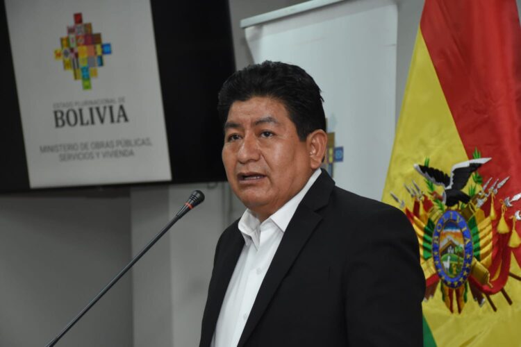 Ministros Montaño y Flores a Claure: Es fácil hablar de números cuando no se vive en el país