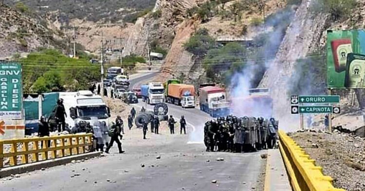 Luego de enfrentamientos en Capinota, reportan tres policías heridos