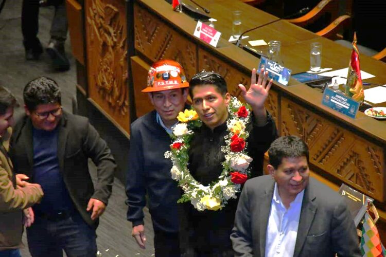 Diputado evista dice que Andrónico tiene apoyo, pero no para candidato a la presidencia