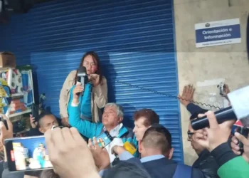 El alcalde de La Paz, Iván Arias, a la salida de la Fiscalía.