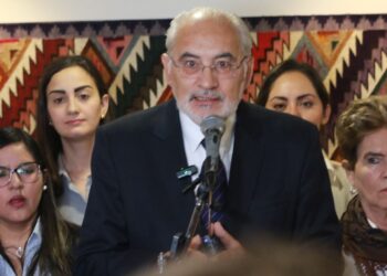 Mesa revela un acuerdo con el bloque opositor que no se concretó tras alianza de Tuto con el FRI