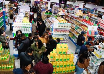 A noviembre, el sector de venta al por mayor y menor lidera la creación de nuevas empresas