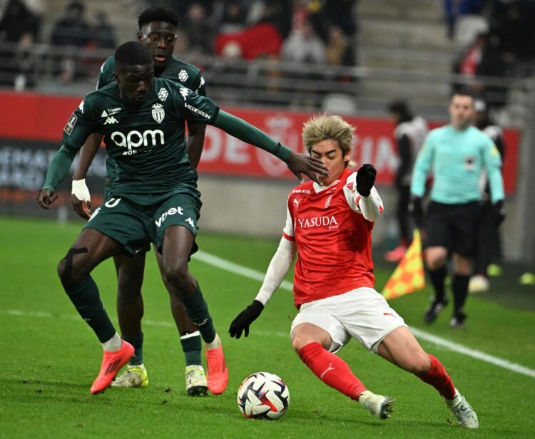 Empates de Marsella y Mónaco dejan vía libre al PSG