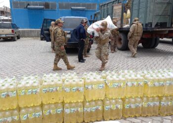 Incautan 5.000 litros de aceite y 10 quintales de azúcar que salían de contrabando a Perú