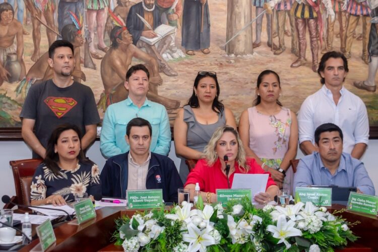 Los concejales de la ciudad de Sant Cruz fueron tomados como rehenes por los choferes.