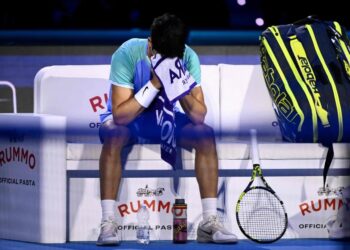 Un irreconocible Alcaraz pierde ante Ruud en su estreno en el Masters ATP