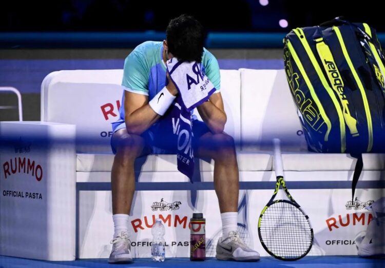 Un irreconocible Alcaraz pierde ante Ruud en su estreno en el Masters ATP