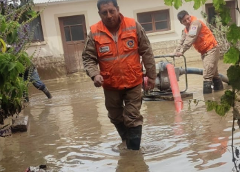 Intensifican operativos para encontrar a la anciana arrastrada por río en Cochabamba