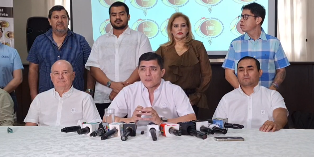Avicultores a la espera de reunión con el Gobierno ante crisis sectorial y amenazas de sanciones