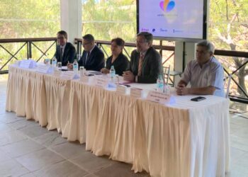 Access Bolivia presenta plan para beneficiar con medicamentos a pacientes cardiovasculares de escasos recursos.