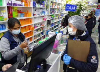 Escasez de dólares pone en alerta a farmacéuticas por falta de insumos y medicamentos.