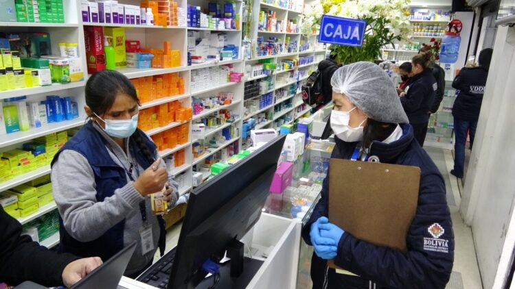 Escasez de dólares pone en alerta a farmacéuticas por falta de insumos y medicamentos.