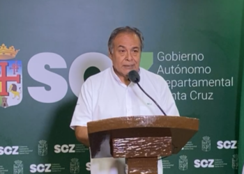 El director del Sedes de Santa Cruz, Jaime Bilbao, en conferencia de prensa.