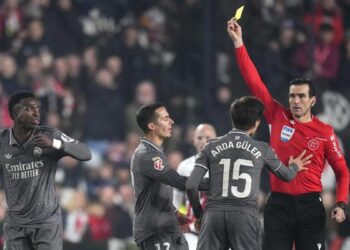 Real Madrid deja pasar la ocasión de ponerse líder al empatar en Vallecas