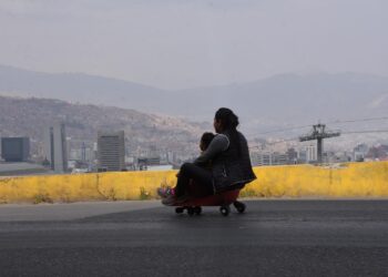 La Paz registra una densa humareda.