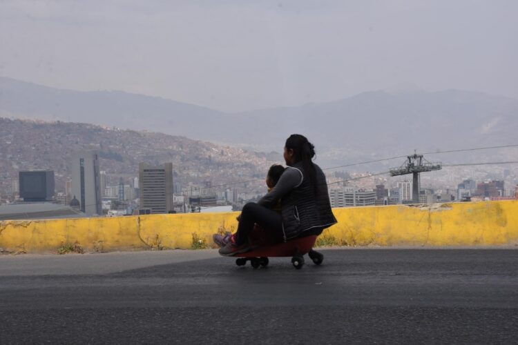 La Paz registra una densa humareda.
