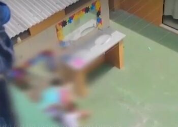 Suman 15 víctimas de maltrato en una guardería municipal de Santa Cruz.