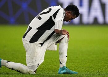 Juventus confirma la grave lesión de rodilla del colombiano Cabal