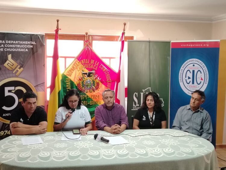Sector de la construcción en Chuquisaca en alerta por falta de combustible y alza de precios
