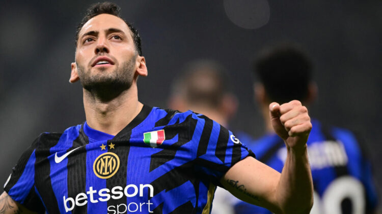 Calhanoglu salva ante el Arsenal el invicto del Inter en Champions