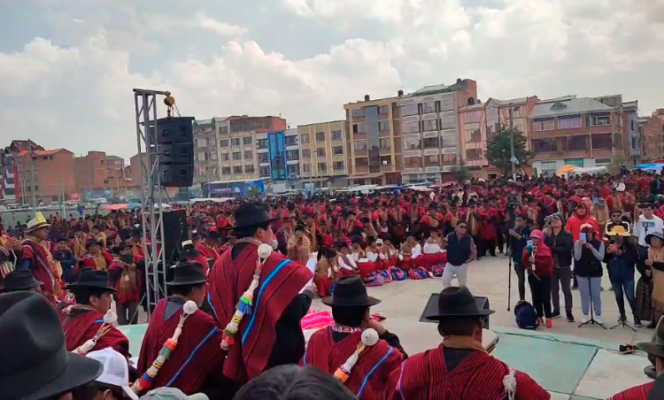 Campesinos anuncian bloqueos desde el 16 y piden renuncia de Arce y Choquehuanca