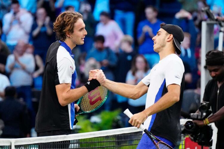 Cerúndolo cae ante Tsitsipas y deja el Masters de París sin argentinos