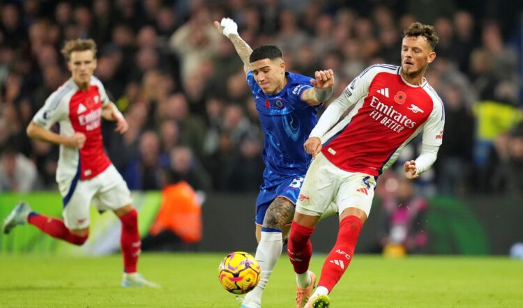 Chelsea y Arsenal igualan fuerzas, el United despide a Van Nistelrooy con triunfo