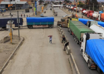Transportistas y panificadores bloquean Cochabamba por diésel y harina subvencionada