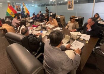 Sesión para tratar PGE 2025 entra en cuarto intermedio hasta el viernes