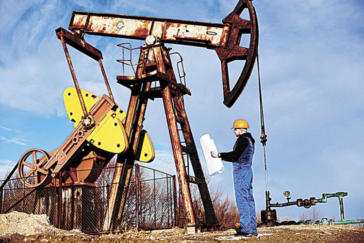 El petróleo cae por temores de sobreoferta y demanda débil