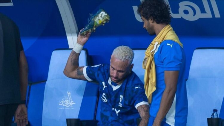 Neymar estará entre cuatro y seis semanas de baja por lesión muscular