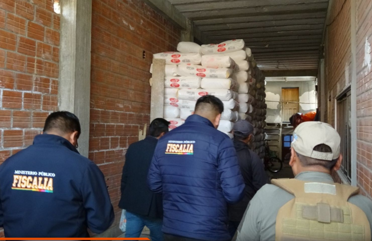 Decomisan grandes cantidades de azúcar y harina en Villa Ingenio durante operativo