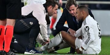 Mbappé sufre una lesión en su muslo izquierdo