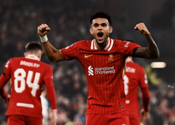 Hat-trick de Luis Díaz ante Leverkusen mantiene el pleno europeo del Liverpool
