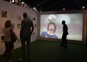 ‘Diego eterno’: una exposición multimedia homenajea a Maradona en Argentina
