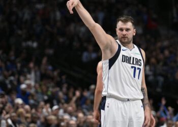 Doncic luce con 32 puntos en triunfo de Mavericks ante Magic en la NBA