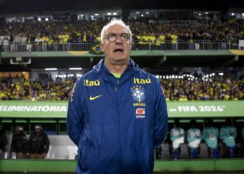 Dorival Junior destaca que Brasil está en proceso de reconstrucción