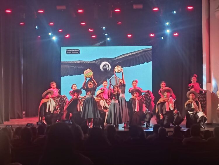 El ballet de la Escuela Municipal de Artes de El Alto brilló en Argentina.