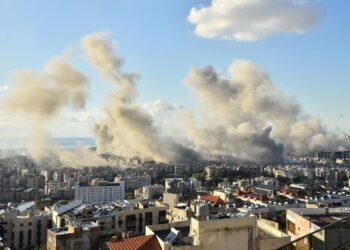 Israel bombardea varias objetivos en Líbano
