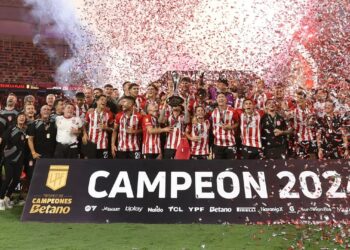 Estudiantes gana Trofeo de Campeones de Argentina con goleada sobre Vélez