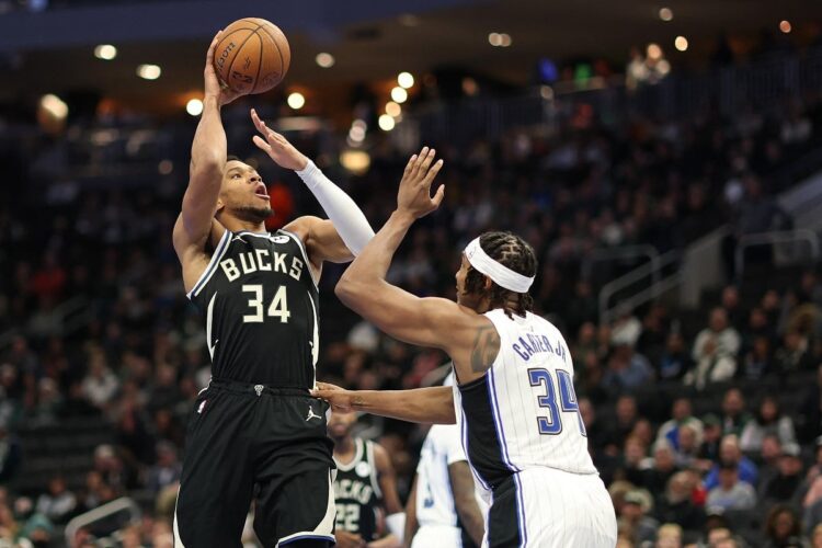 Milwaukee derrota a Orlando y clasifica a semifinales de la Copa de la NBA