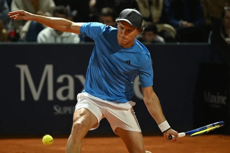 Forlán perdió en su debut como tenista en el torneo ATP en Uruguay